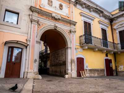 Torniamo adesso a Porta Gironda e accediamo al centro storico